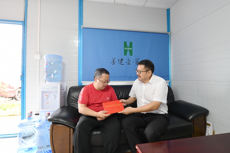 慰問四川省黨內(nèi)關愛資金幫扶對象袁小寧_副本 慰問四川省黨內(nèi)關愛資金幫扶對象袁小寧_副本